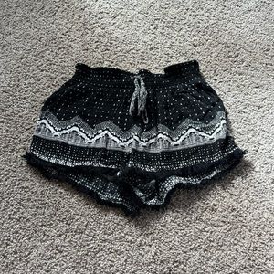 No boundaries shorts